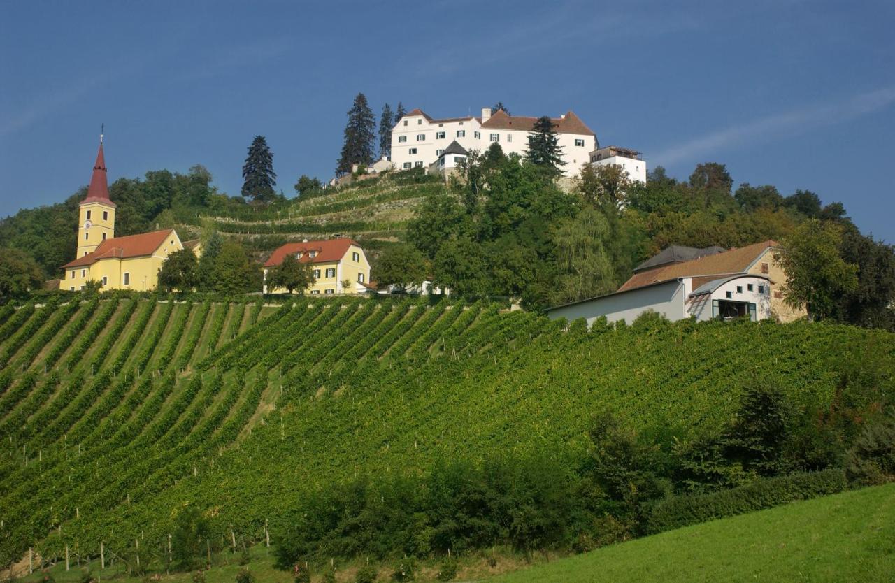 Schloss Kapfenstein Eksteriør billede